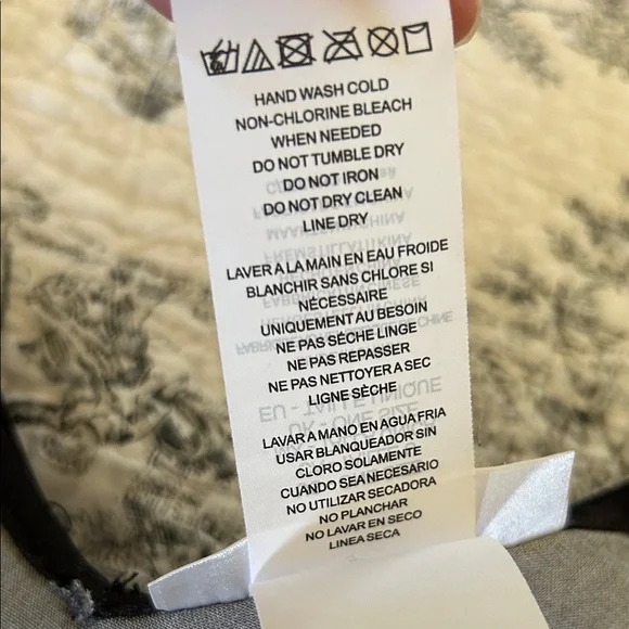 La Blanca Vibrant Floral Swim Coverup - Picture 4 of 11